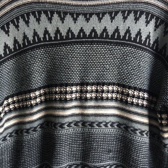 ⚪ 3/$15 Forever 21 teal & black aztec patterned - Picture 10 of 14